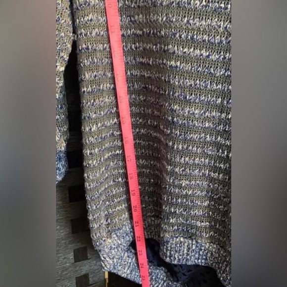 Women’s Crocheted/Knitted Top Size M    Navy Blue Gray - Picture 5 of 7